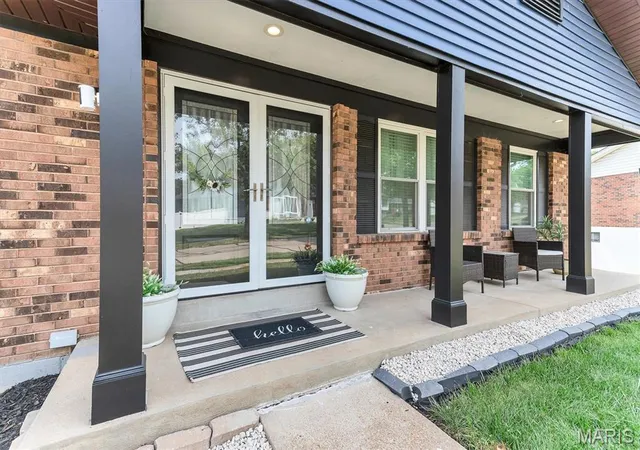 Photo 3 of Single family home for sale at 2732 Cathedral Dr, Saint Louis, MO 63129 | MLS# MIS26059229 | Listing updated on 2026-09-19