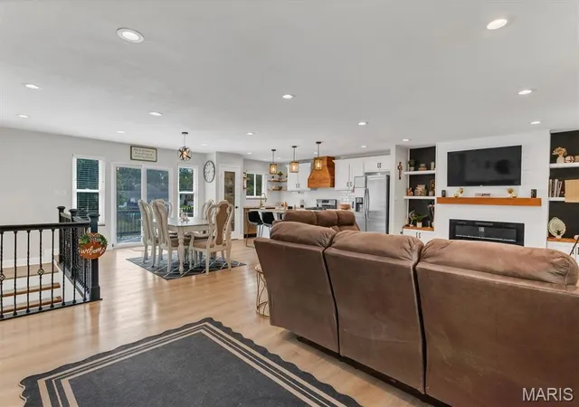 Photo 4 of Single family home for sale at 2732 Cathedral Dr, Saint Louis, MO 63129 | MLS# MIS26059229 | Listing updated on 2026-09-19