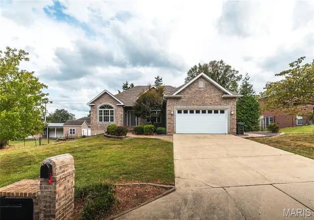 Single family home for sale at 302 Sooter Ln, Rolla, MO 65401 | MLS# MIS26059232