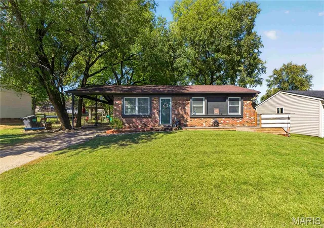 Photo 1 of Single family home for sale at 2910 Nantwich Ln, Saint Charles, MO 63301 | MLS# MIS26059234 | Listing updated on 2026-10-09