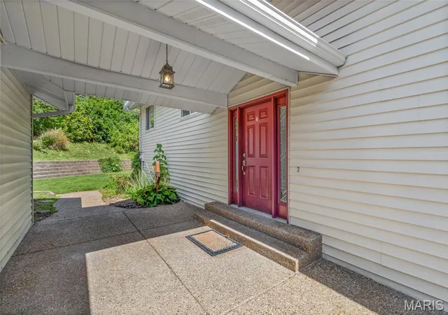 Photo 3 of Sale Pending at 466 Caballero Ct, Manchester, MO 63021 | MLS# MIS26059247 | Listing updated on 2026-09-18