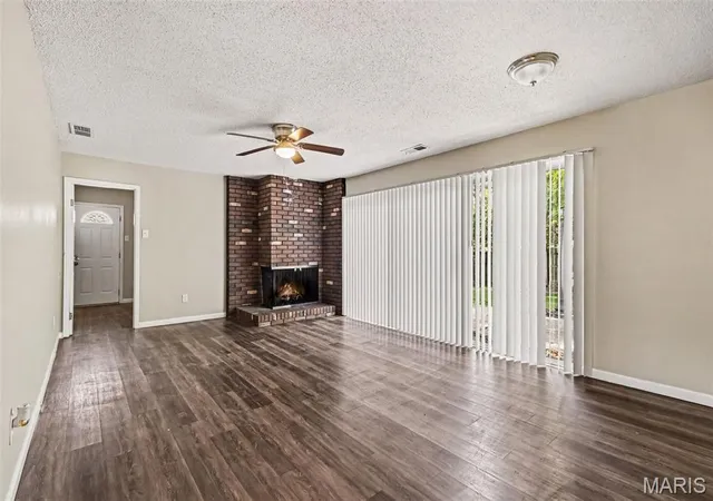 Photo 3 of Single family home for sale at 670 Brookstone Dr, Florissant, MO 63033 | MLS# MIS26059261 | Listing updated on 2026-09-16