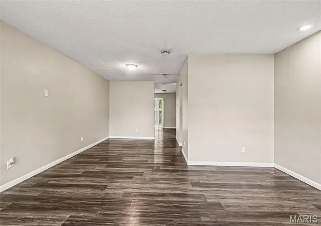 Photo 3 of Single family home for sale at 670 Brookstone Dr, Florissant, MO 63033 | MLS# MIS26059261 | Listing updated on 2026-09-16