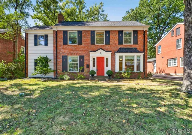 Photo 1 of Single family home for sale at 933 S Central Ave, Saint Louis, MO 63105 | MLS# MIS26059264 | Listing updated on 2026-09-30