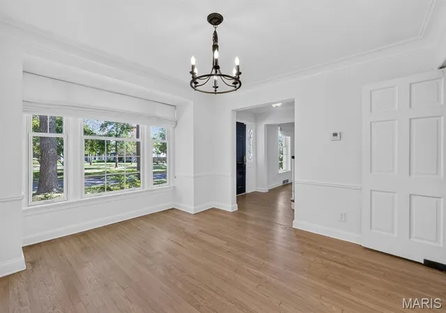 Photo 3 of Single family home for sale at 933 S Central Ave, Saint Louis, MO 63105 | MLS# MIS26059264 | Listing updated on 2026-09-30