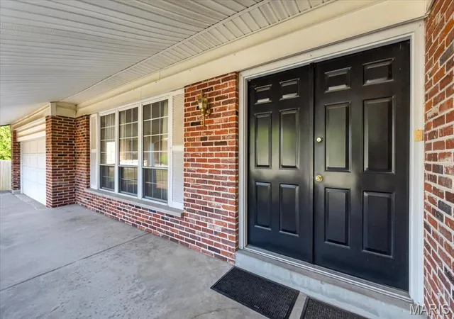 Photo 3 of Single family home for sale at 3616 Viembra Dr, Florissant, MO 63034 | MLS# MIS26059267 | Listing updated on 2026-09-19