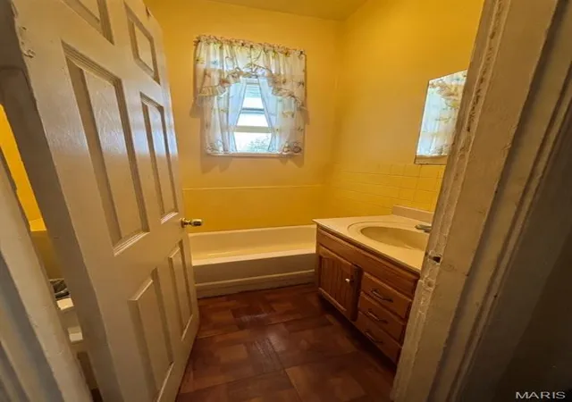 Photo 4 of Multi family home for sale at 6128 Ridge Ave, Saint Louis, MO 63133 | MLS# MIS26059275 | Listing updated on 2026-10-07