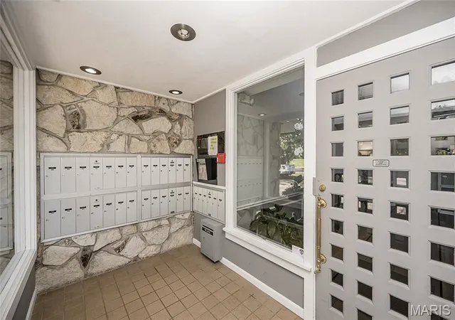 Photo 4 of Condo for sale at 590 Sarah Ln #401, Saint Louis, MO 63141 | MLS# MIS26059284 | Listing updated on 2026-09-23