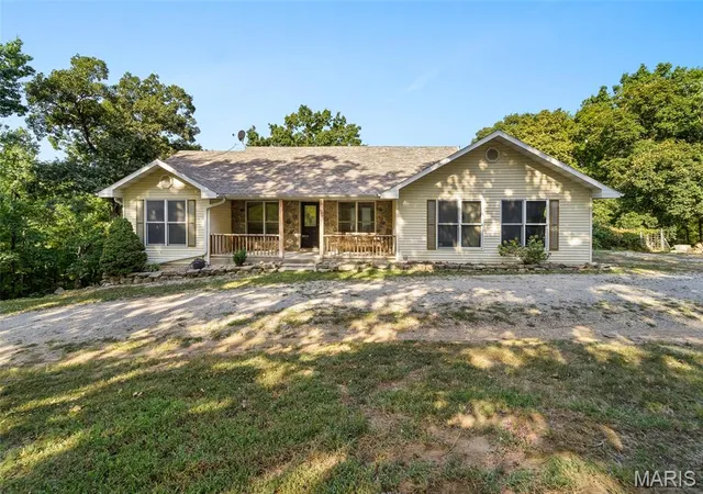 Photo 2 of Single family home for sale at 11741 County Rd 385, Holts Summit, MO 65043 | MLS# MIS26059285 | Listing updated on 2026-09-23