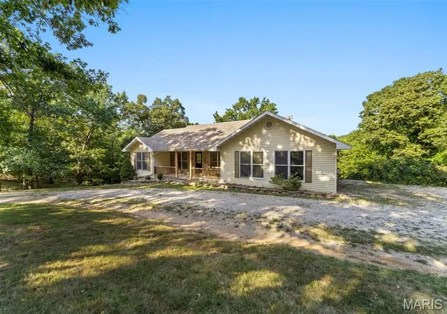 Photo 3 of Single family home for sale at 11741 County Rd 385, Holts Summit, MO 65043 | MLS# MIS26059285 | Listing updated on 2026-09-23