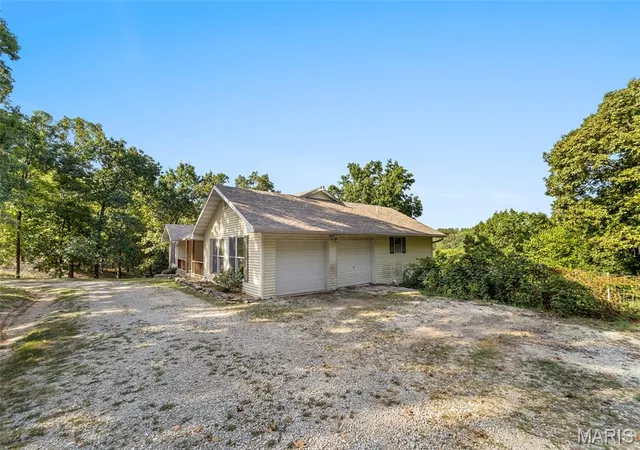 Photo 4 of Single family home for sale at 11741 County Rd 385, Holts Summit, MO 65043 | MLS# MIS26059285 | Listing updated on 2026-09-23