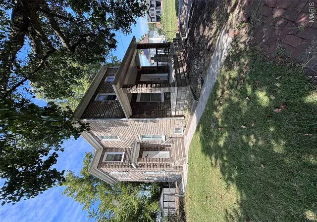 Photo 2 of Single family home for sale at 410 Spring St, Alton, IL 62002 | MLS# MIS26059287 | Listing updated on 2026-09-25