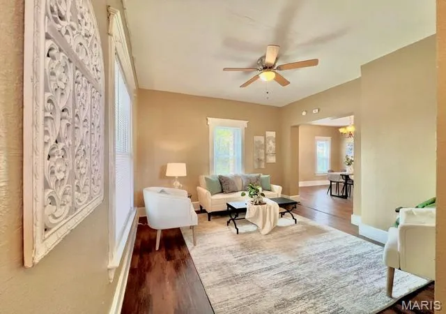 Photo 3 of Single family home for sale at 410 Spring St, Alton, IL 62002 | MLS# MIS26059287 | Listing updated on 2026-09-25