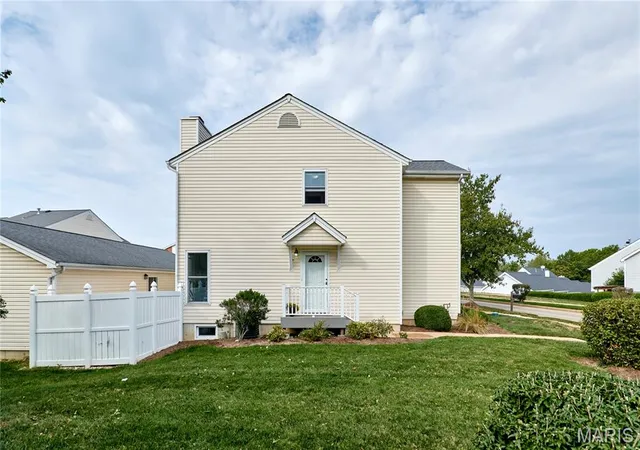 Photo 3 of Condo for sale at 16500 Victoria Xing Dr, Wildwood, MO 63040 | MLS# MIS26059292 | Listing updated on 2026-10-07