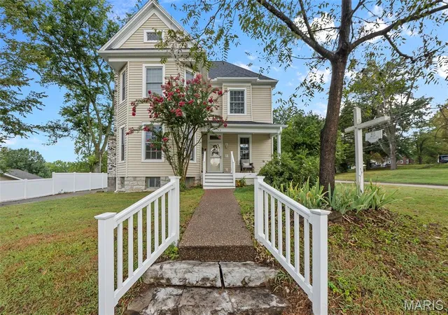 Single family home for sale at 203 S Bellevue St, Jackson, MO 63755 | MLS# MIS26059294