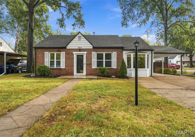 Photo 2 of Single family home for sale at 964 Sanders Dr, Saint Louis, MO 63126 | MLS# MIS26059295 | Listing updated on 2026-10-22