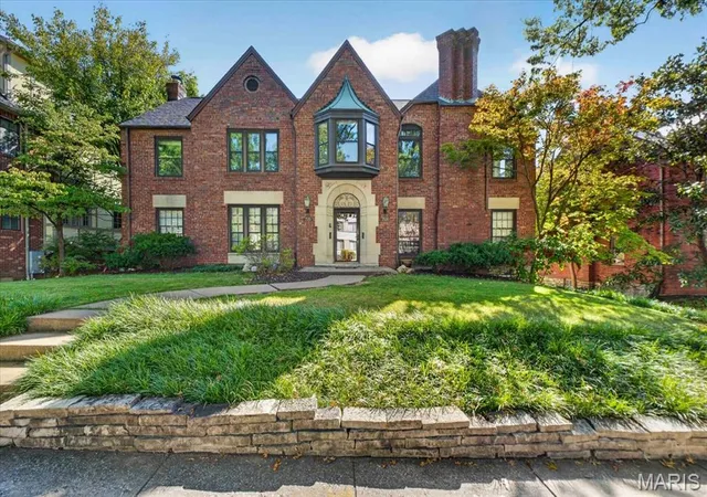 Condo for sale at 7510 York Dr, Saint Louis, MO 63105 | MLS# MIS26059302