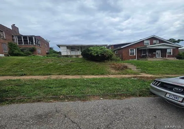 Single family home for sale at 1039 Gimblin St, Saint Louis, MO 63147 | MLS# MIS26059305