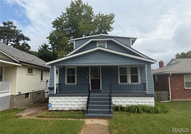 Single family home for sale at 4091 Blow St, Saint Louis, MO 63116 | MLS# MIS26059306