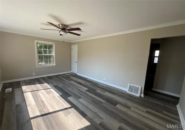 Photo 3 of Single family home for sale at 1271 Darr Dr, Saint Louis, MO 63137 | MLS# MIS26059316 | Listing updated on 2026-09-18