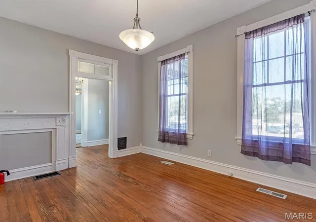 Photo 4 of Single family home for sale at 210 W 4th Street, Waterloo, IL 62298 | MLS# MIS26059338 | Listing updated on 2026-10-07