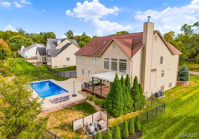 Photo 2 of Single family home for sale at 11719 Lindemere Dr, Saint Louis, MO 63131 | MLS# MIS26059366 | Listing updated on 2026-10-22