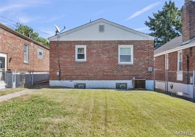 Photo 2 of Sale Pending at 1503 Gregg Ave, Saint Louis, MO 63139 | MLS# MIS26059369 | Listing updated on 2026-10-03