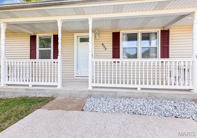 Photo 2 of Sale Pending at 453 Michelle Dr, Washington, MO 63090 | MLS# MIS26059375 | Listing updated on 2026-09-26