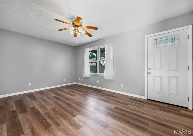 Photo 3 of Sale Pending at 453 Michelle Dr, Washington, MO 63090 | MLS# MIS26059375 | Listing updated on 2026-09-26