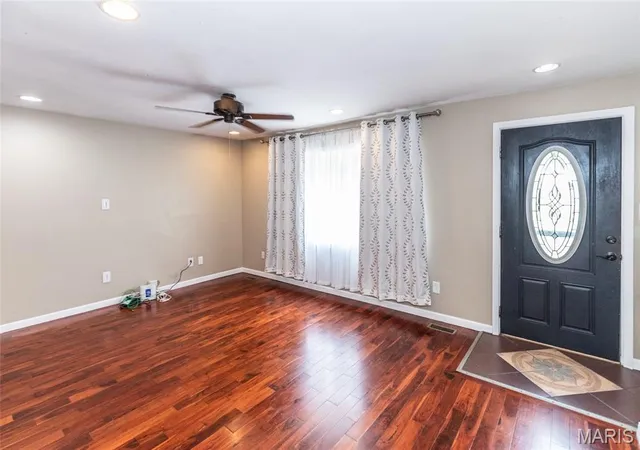 Photo 2 of Sale Pending at 816 Sun Valley S, Arnold, MO 63010 | MLS# MIS26059384 | Listing updated on 2026-09-28