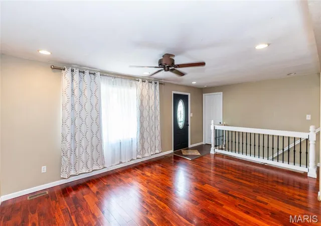Photo 3 of Sale Pending at 816 Sun Valley S, Arnold, MO 63010 | MLS# MIS26059384 | Listing updated on 2026-09-28