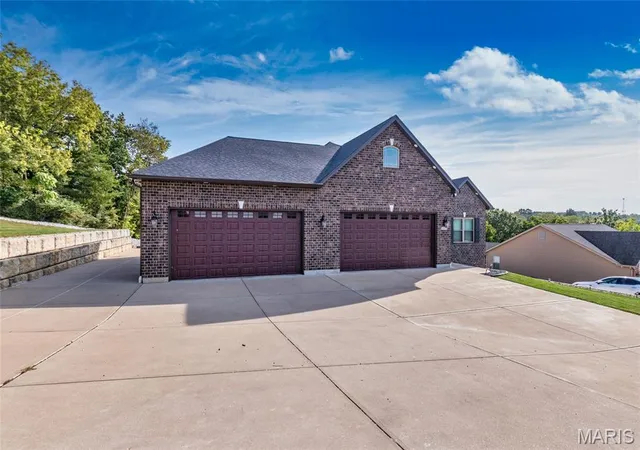 Photo 3 of Single family home for sale at 5046 Warren Rd, Imperial, MO 63052 | MLS# MIS26059388 | Listing updated on 2026-10-05