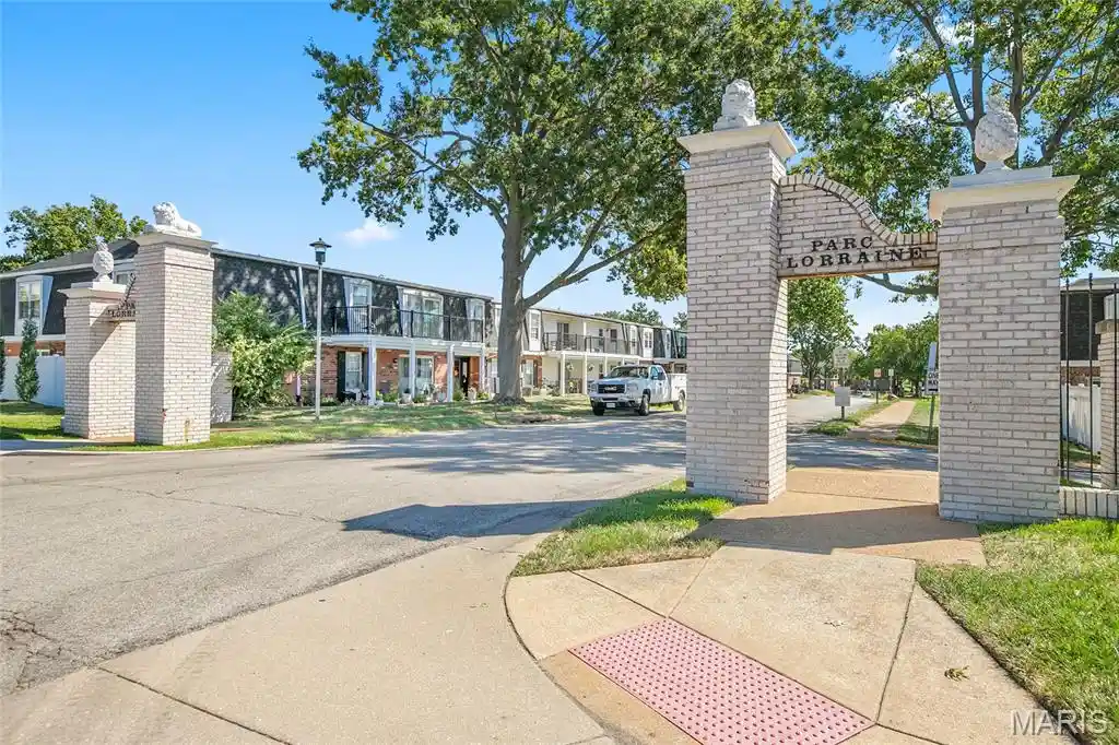 Listing Photo 16 - Condo for sale in 1660 Blue Ridge Dr located at 1660 Blue Ridge Dr, St. Louis, MO 63125 - Unit 1660 Blue Ridge Dr