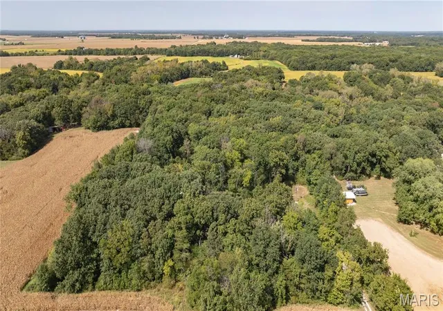 Photo 2 of Manufactured home for sale at 1468 F S Rd, Medora, IL 62063 | MLS# MIS26059398 | Listing updated on 2026-10-06