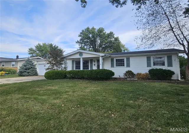 Photo 1 of Single family home for sale at 404 Duchesne Ave, O Fallon, MO 63366 | MLS# MIS26059406 | Listing updated on 2026-10-01