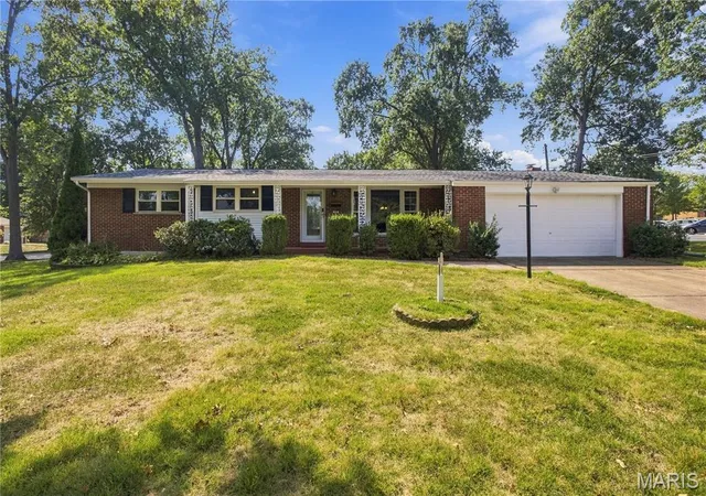 Photo 1 of Single family home for sale at 530 Mid Meadows Ln, Saint Louis, MO 63122 | MLS# MIS26059412 | Listing updated on 2026-09-20