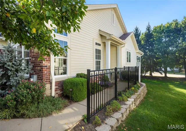 Photo 2 of Sale Pending at 14762 Thornbird Manor Pkwy, Chesterfield, MO 63017 | MLS# MIS26059414 | Listing updated on 2026-09-28