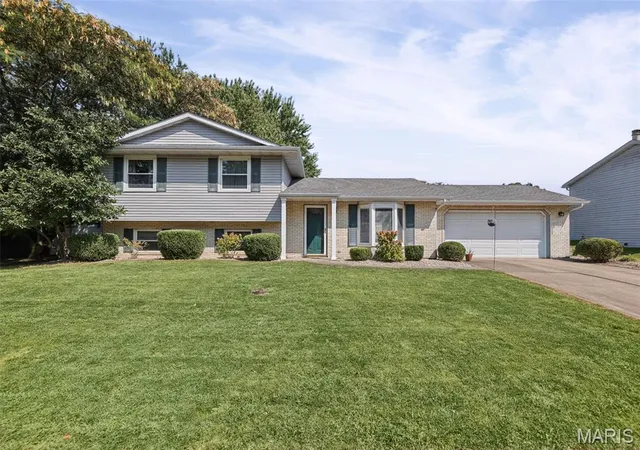Photo 2 of Single family home for sale at 531 Whip Poor Will St, Troy, IL 62294 | MLS# MIS26059415 | Listing updated on 2026-09-18