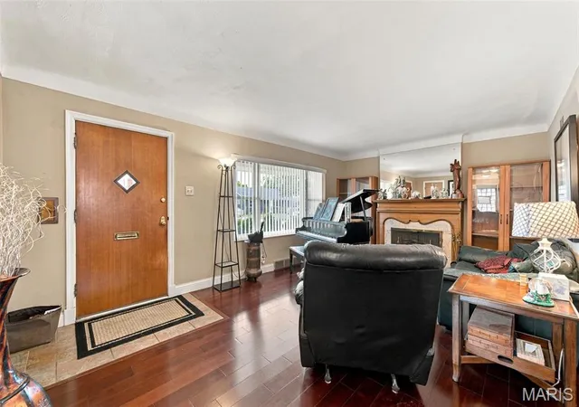 Photo 3 of Single family home for sale at 5120 Mccausland Ave, Saint Louis, MO 63109 | MLS# MIS26059421 | Listing updated on 2026-10-10