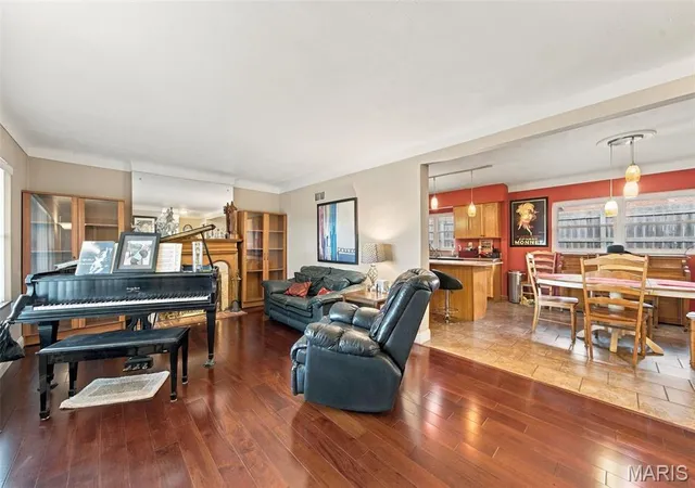 Photo 4 of Single family home for sale at 5120 Mccausland Ave, Saint Louis, MO 63109 | MLS# MIS26059421 | Listing updated on 2026-10-10