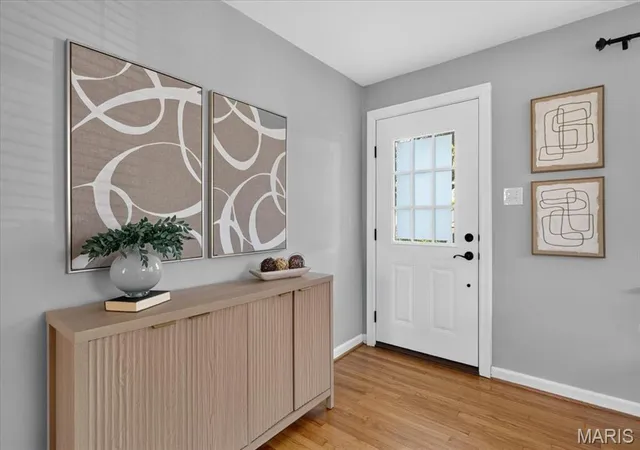 Photo 2 of Sale Pending at 7737 Saint Albans Ave, Saint Louis, MO 63117 | MLS# MIS26059427 | Listing updated on 2026-09-20