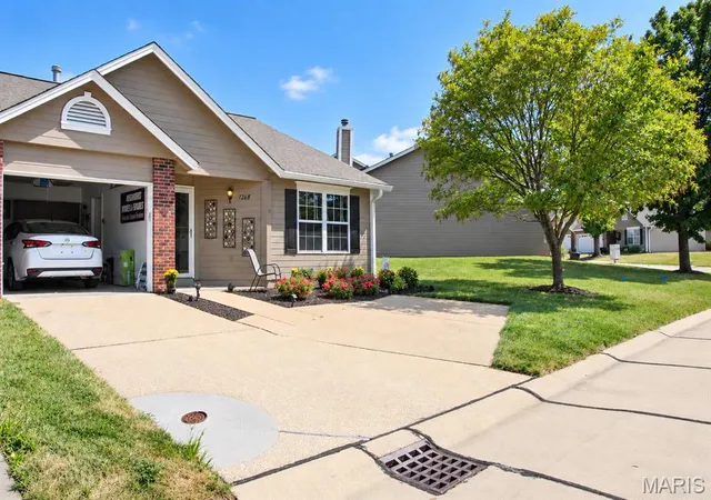 Photo 2 of Single family home for sale at 1268 Shirley Ridge Dr #D, Saint Charles, MO 63304 | MLS# MIS26059433 | Listing updated on 2026-09-20
