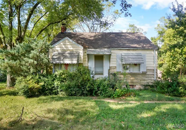 Photo 1 of Sale Pending at 9847 Ventura Dr, Saint Louis, MO 63136 | MLS# MIS26059441 | Listing updated on 2026-09-30