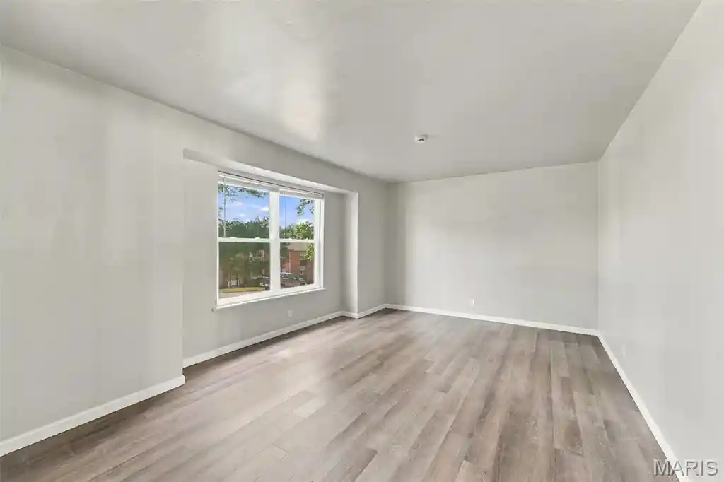 Listing Photo 2 - Condo for sale in 10003 Willdan Dr located at 10003 Willdan Dr, Saint Louis, MO 63123 - Unit 10003 Willdan Dr