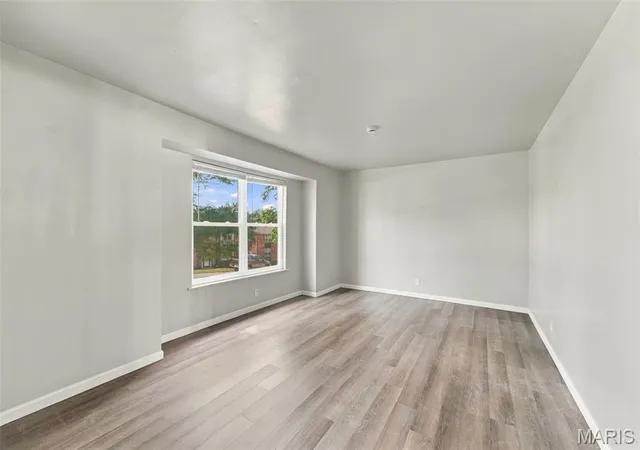 Listing Photo 2 - Condo for sale in building located at 10003 Willdan Dr, Saint Louis, MO 63123