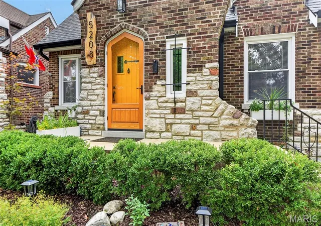 Photo 2 of Single family home for sale at 5208 Winona Ave, Saint Louis, MO 63109 | MLS# MIS26059453 | Listing updated on 2026-10-08