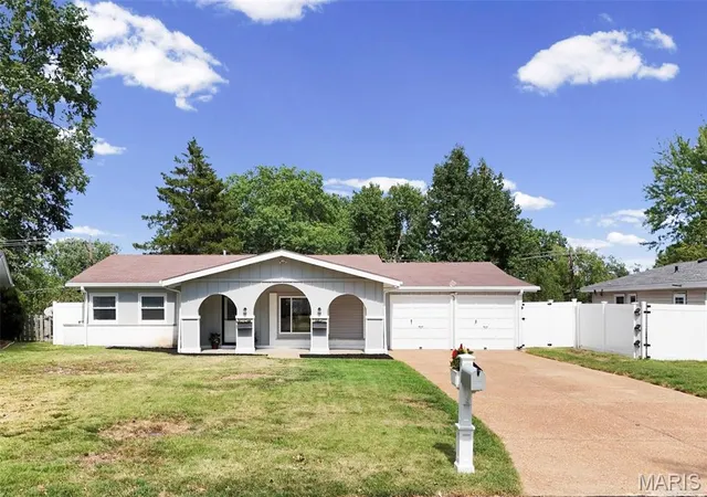 Single family home for sale at 711 Caspian Ln, Saint Louis, MO 63125 | MLS# MIS26059458 | Listing updated on 2026-09-17