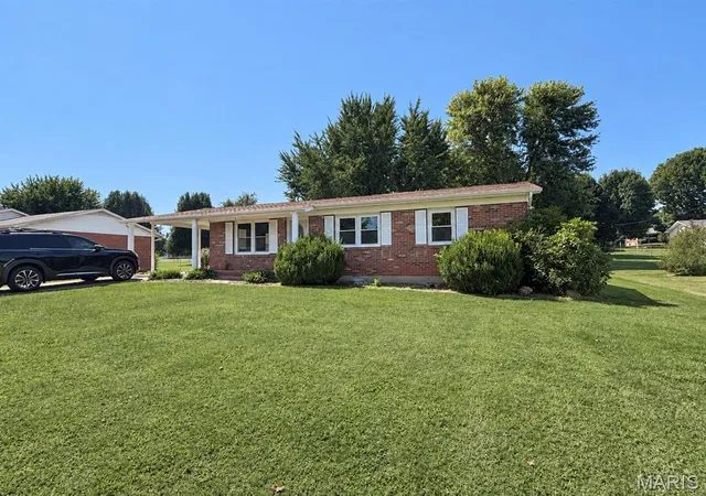 Photo 1 of Single family home for sale at 214 Williams St, Fredericktown, MO 63645 | MLS# MIS26059459 | Listing updated on 2026-10-02