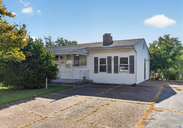 Photo 4 of Single family home for sale at 208 Hill Dr, Gray Summit, MO 63039 | MLS# MIS26059470 | Listing updated on 2026-09-21