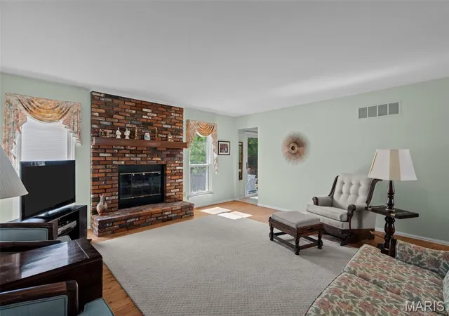 Photo 4 of Single family home for sale at 16500 Thunderhead Cyn Ct, Wildwood, MO 63011 | MLS# MIS26059478 | Listing updated on 2026-09-18